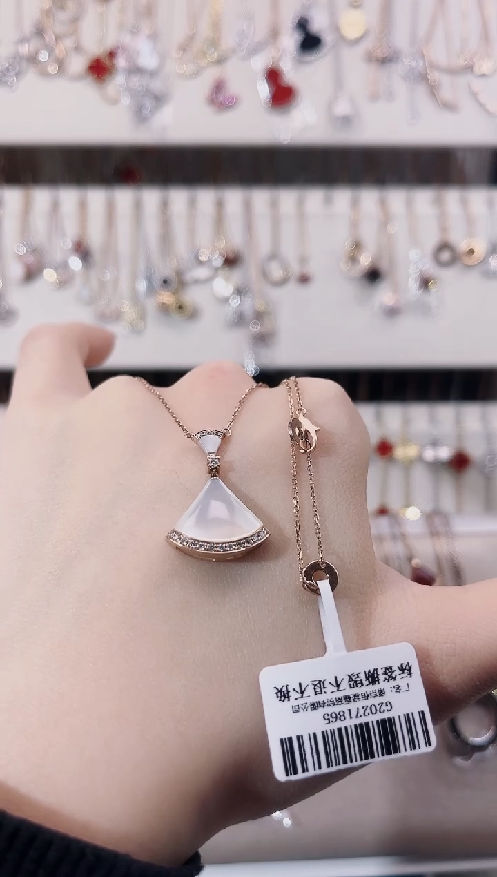 【闪购商品】钻石颈饰18K金镶嵌18K金镶嵌钻石 K玫