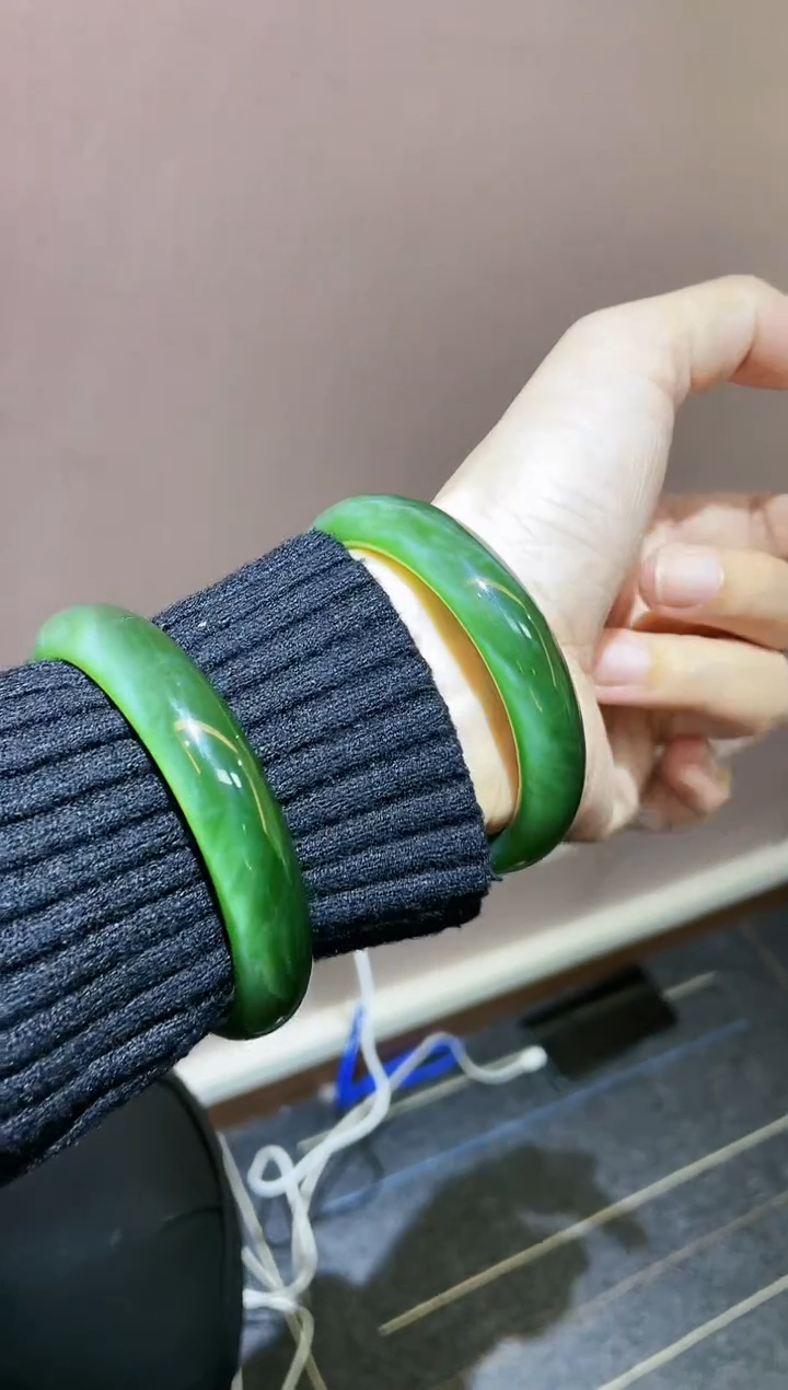 【闪购商品】和田玉手镯未镶嵌52-62多样性发一