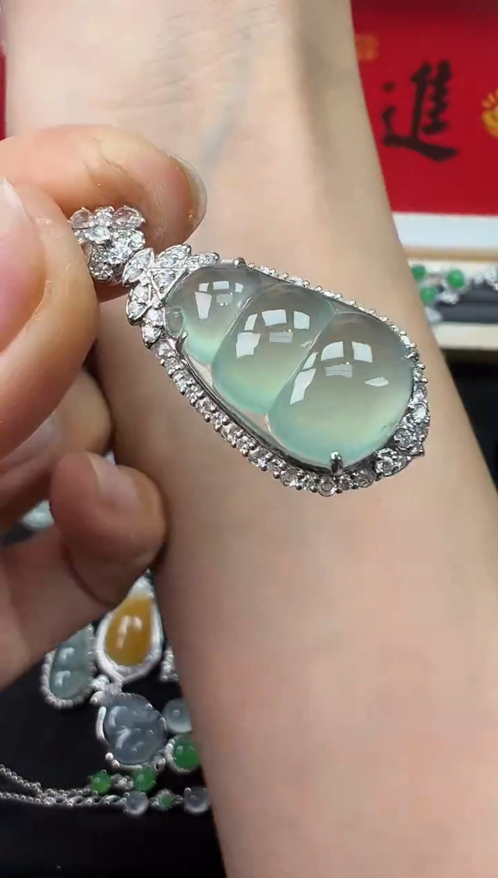 【闪购商品】翡翠吊坠(不含链)18K金镶嵌吊坠勿拍