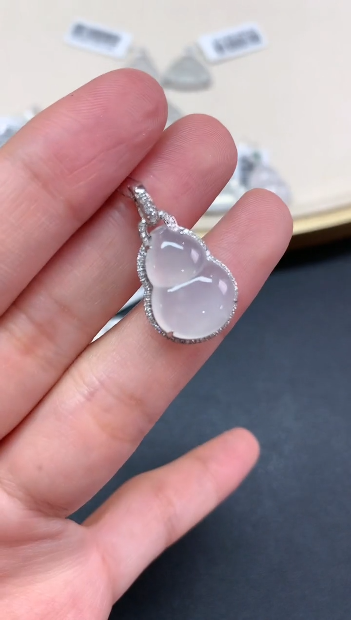 【闪购商品】翡翠吊坠(不含链)18K金镶嵌W179|3980