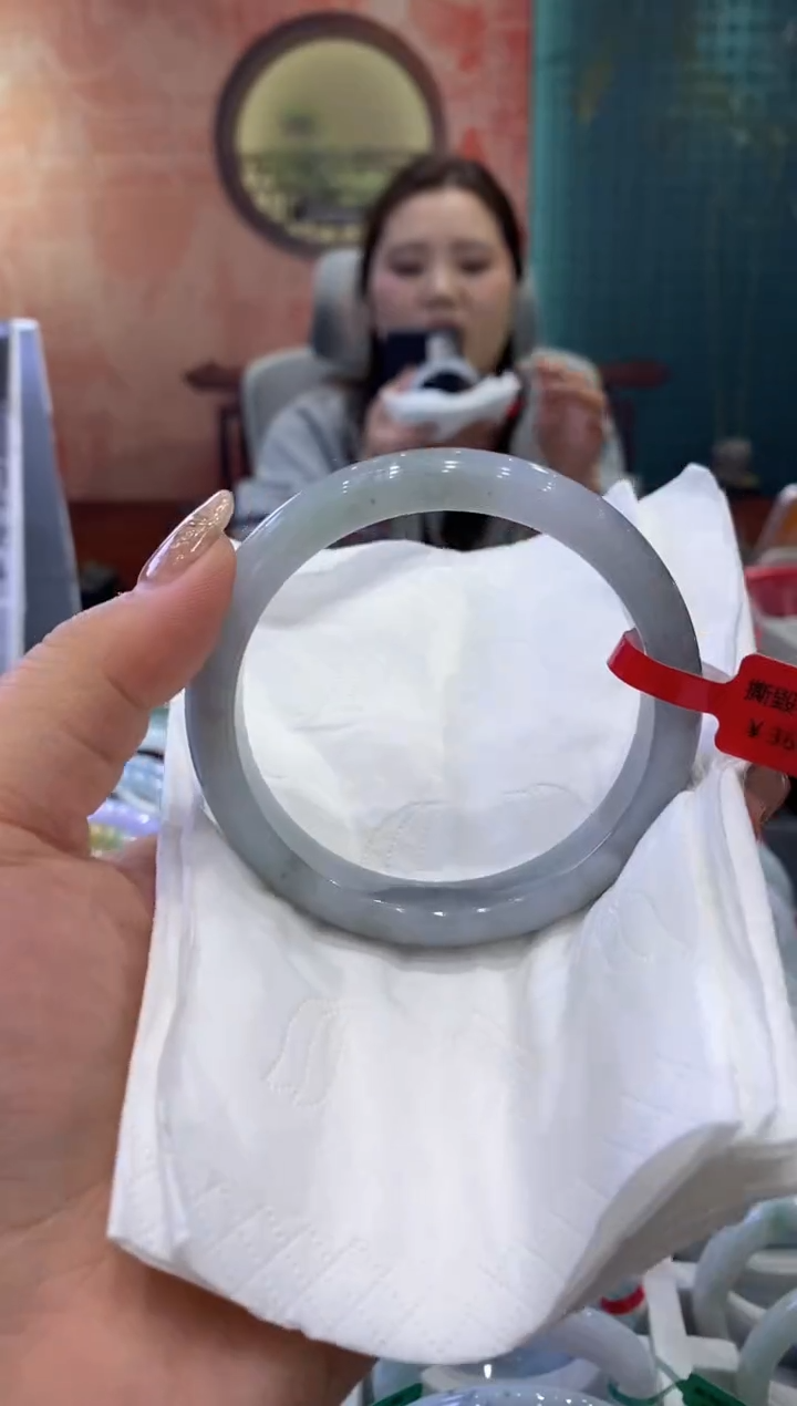 【闪购商品】翡翠手镯未镶嵌多人0011194