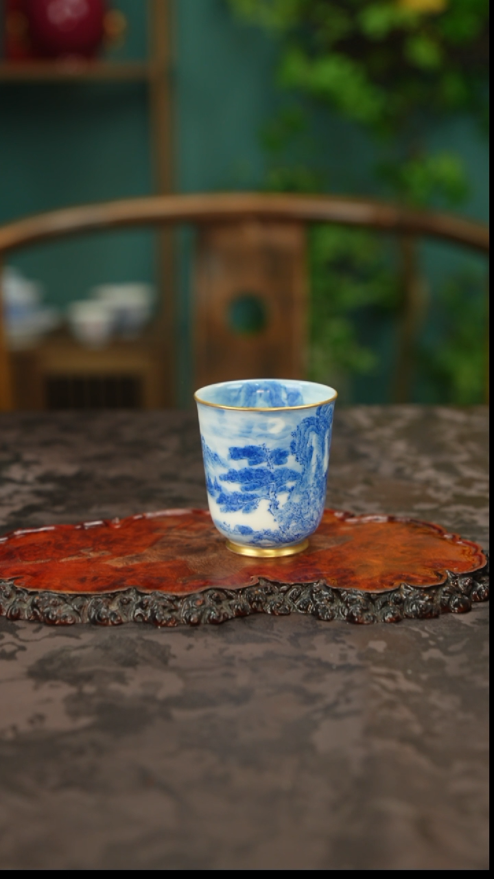 谢凯青花手绘山水主人杯