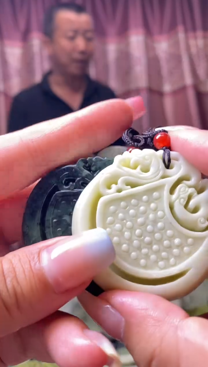 岫玉未镶嵌吊坠多样性发货发其中一样