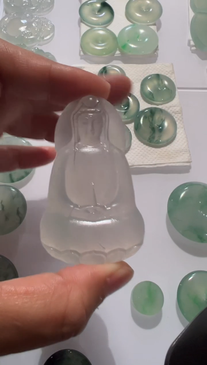 未镶嵌定制翡翠观音