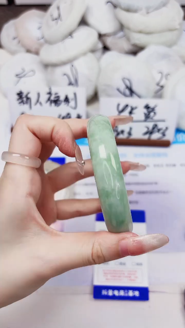 未镶嵌手镯石英质玉318-翠玉-圈口60