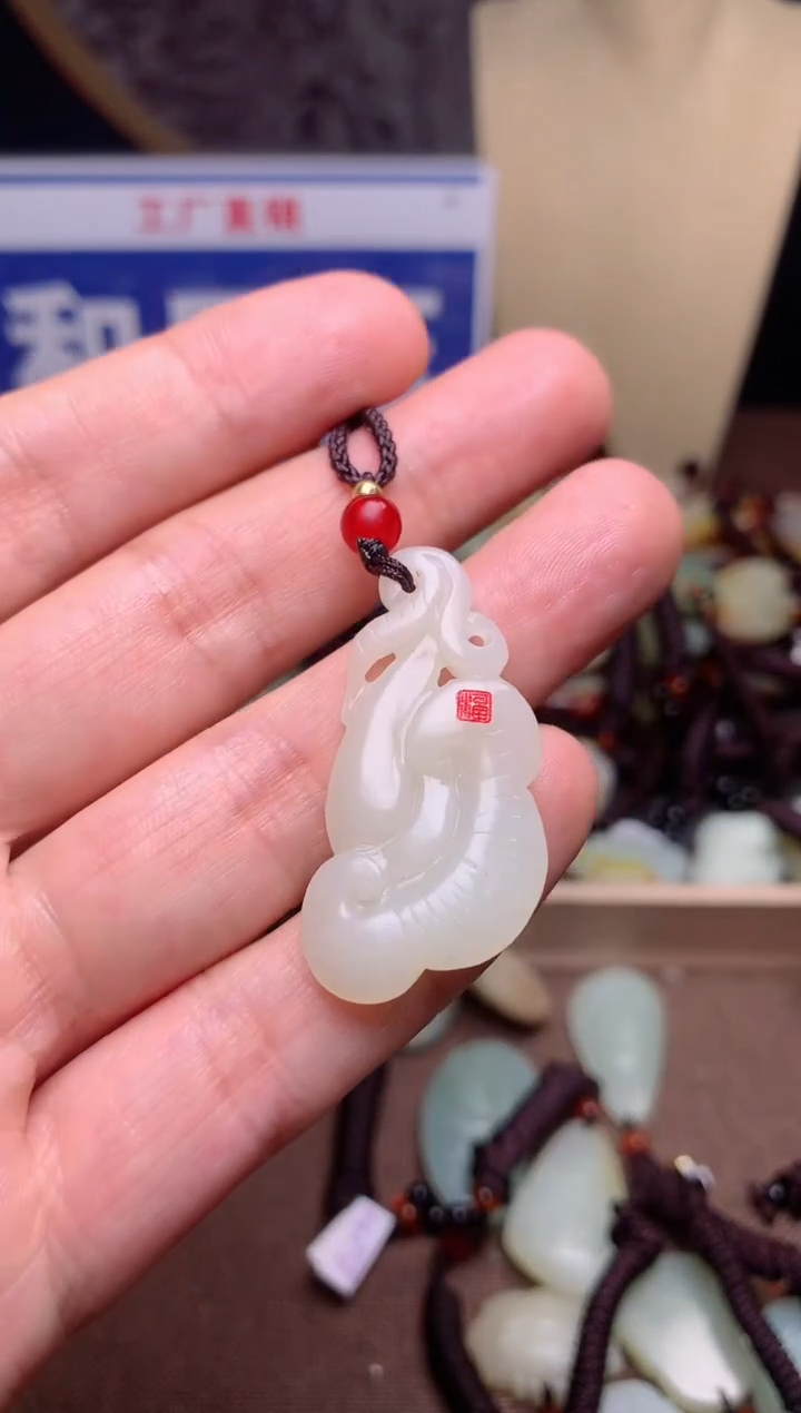 【闪购商品】和田玉颈饰未镶嵌1