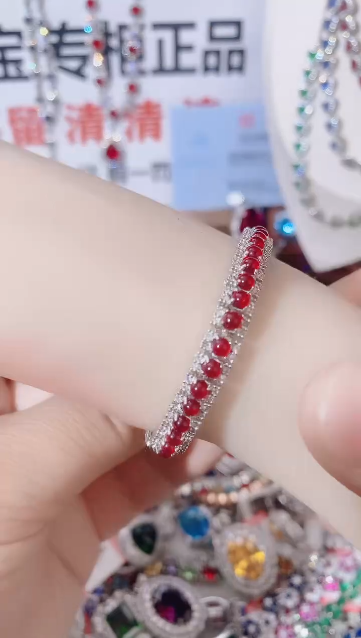 未镶嵌手链红宝石  