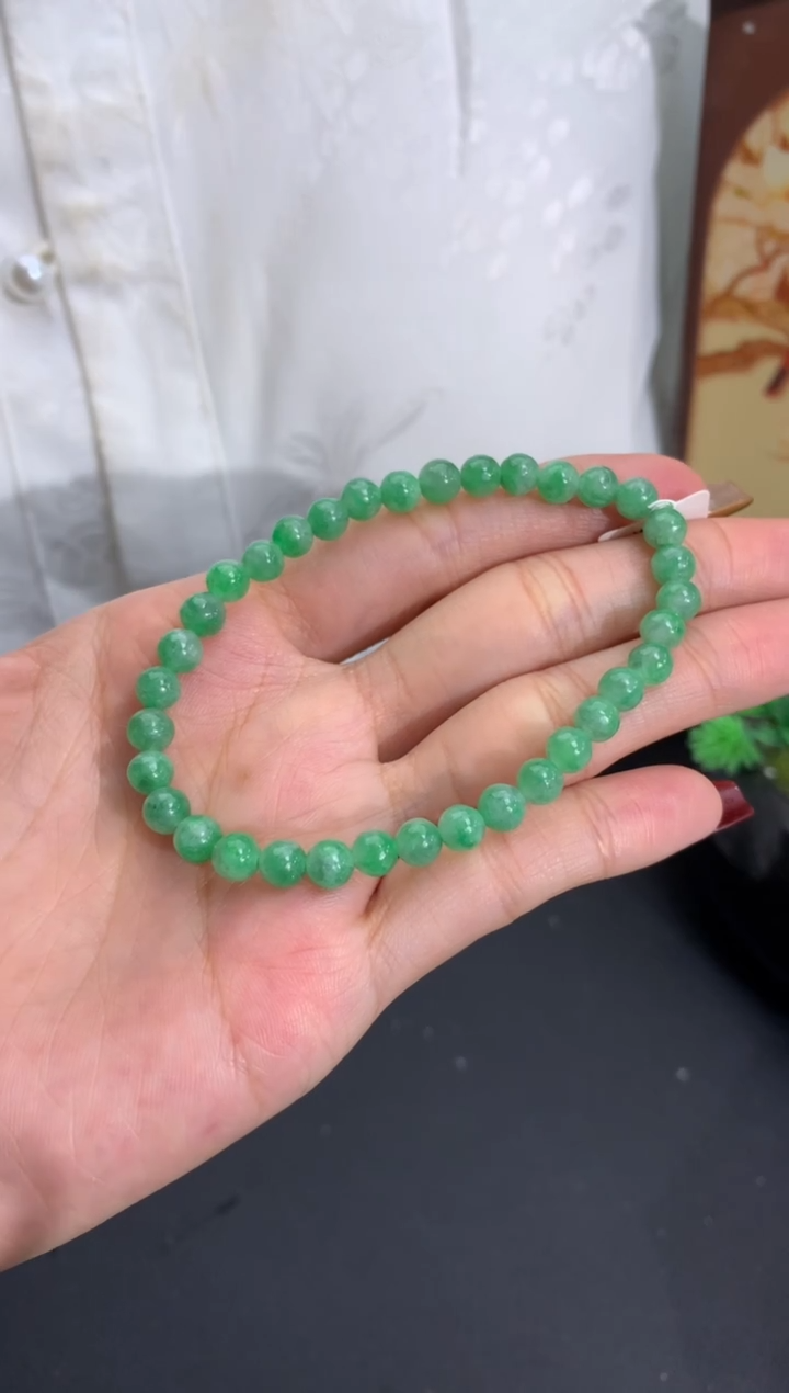 未镶嵌手串翡翠卡5.5mm（有纹裂 介意勿拍