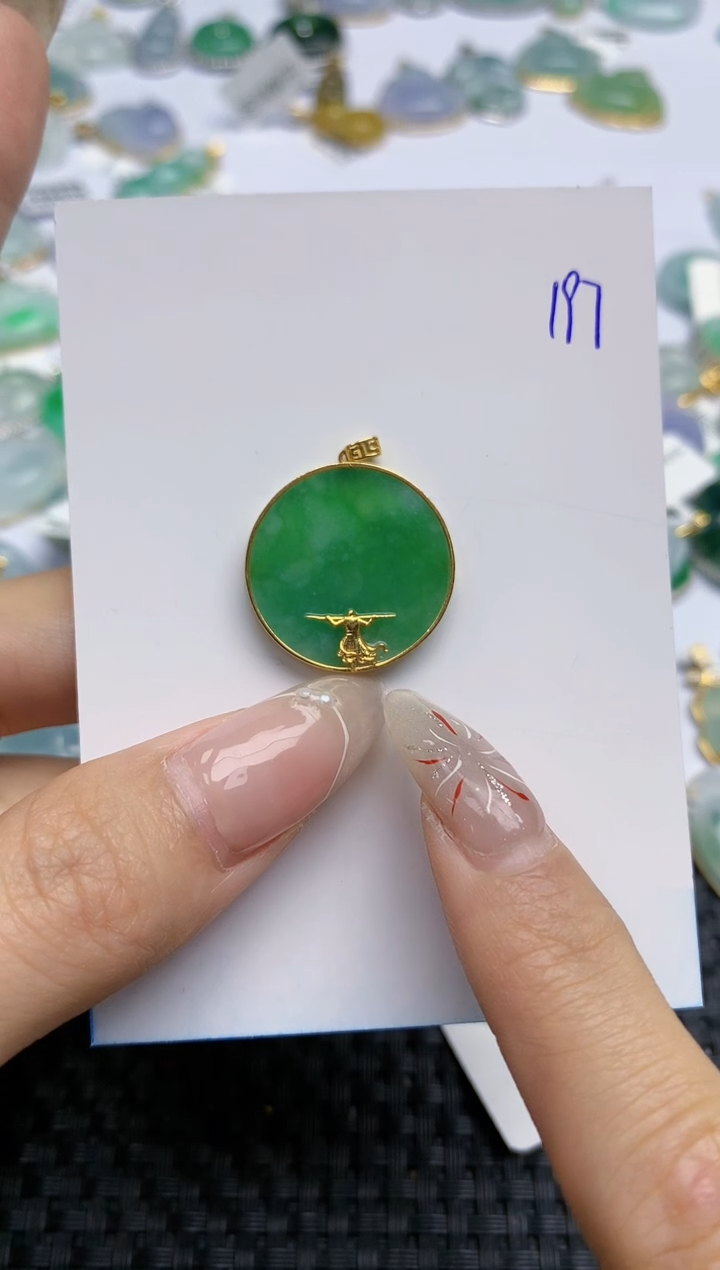 【闪购商品】翡翠颈饰18K金镶嵌天然翡翠A货