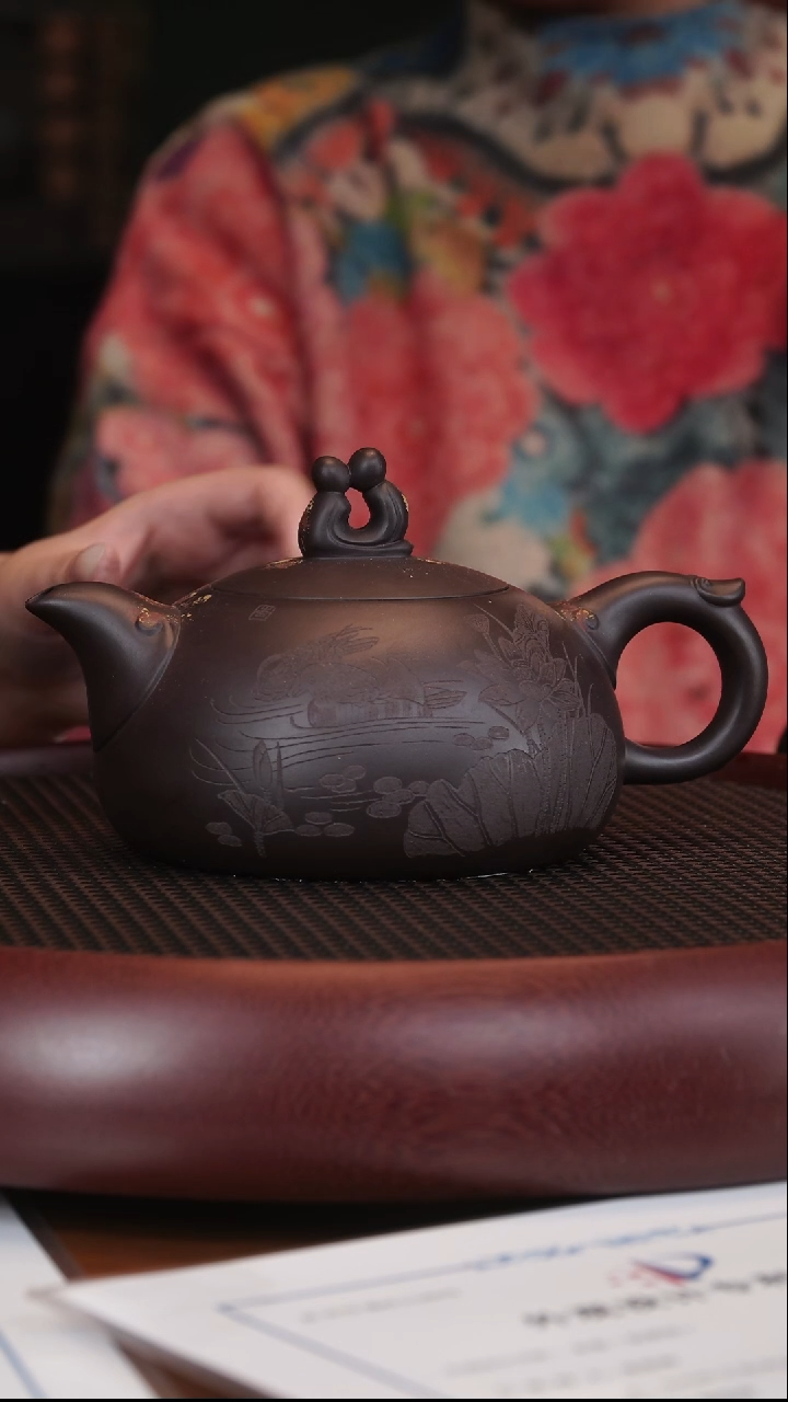 【闪购商品】紫砂茶壶1-120张彩萍心心相印550CC黑墩头