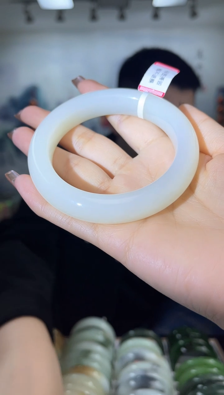 【闪购商品】和田玉手镯未镶嵌60圈口仅一只