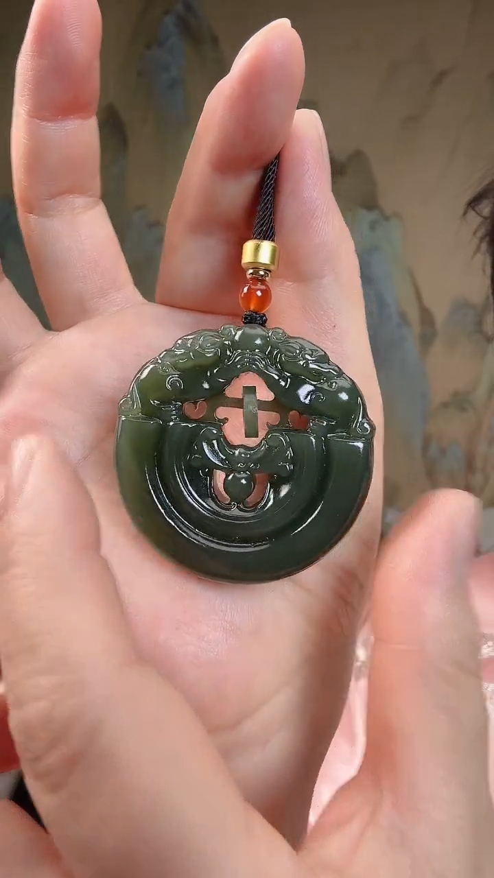 颈饰未镶嵌和田玉.