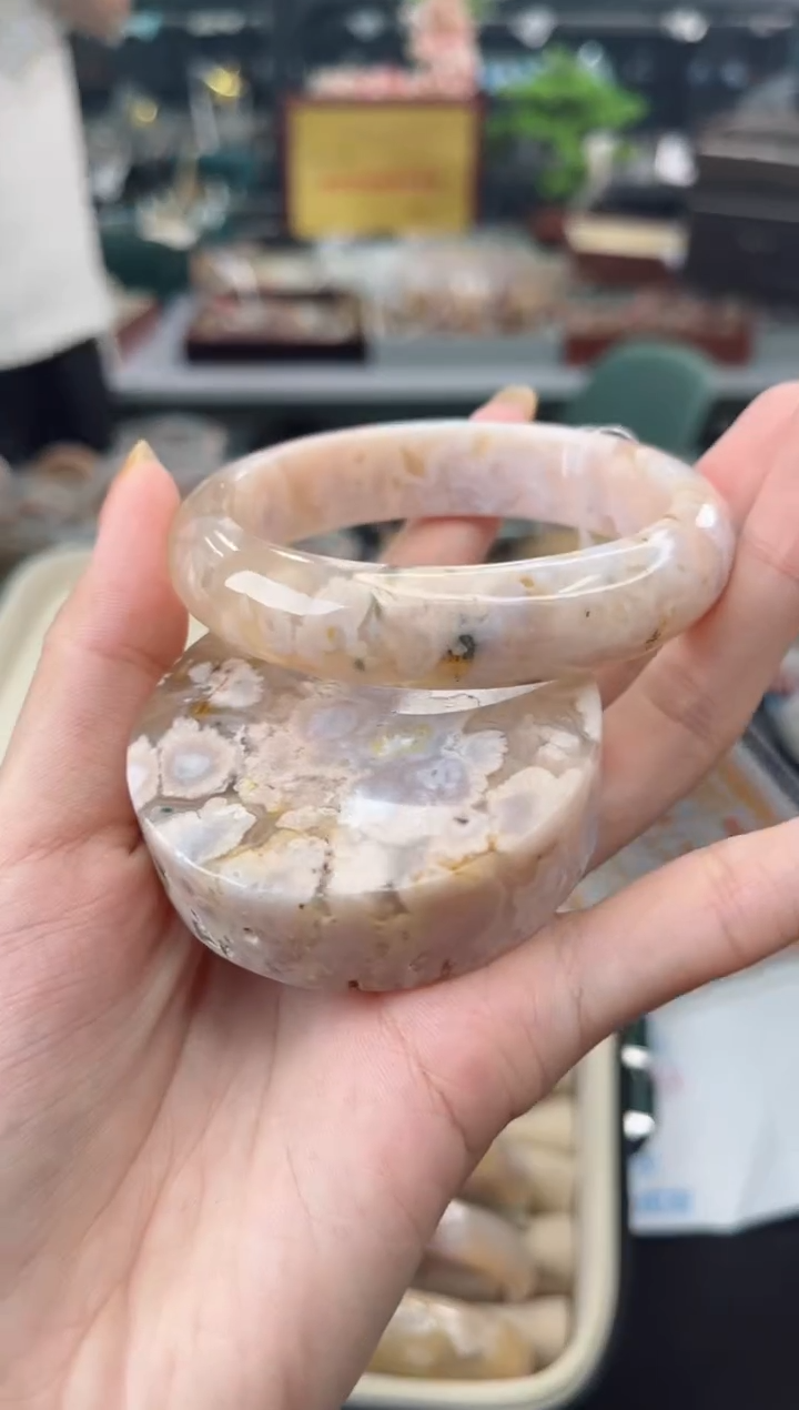 【闪购商品】石英质玉手镯未镶嵌58圈口（赠品镯心）3680384