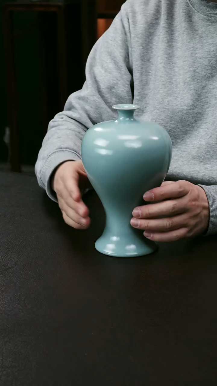 【闪购商品】其他汝官窑微微瑕梅瓶5