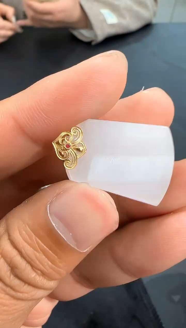 【闪购商品】和田玉【海311】5418K金镶嵌5512