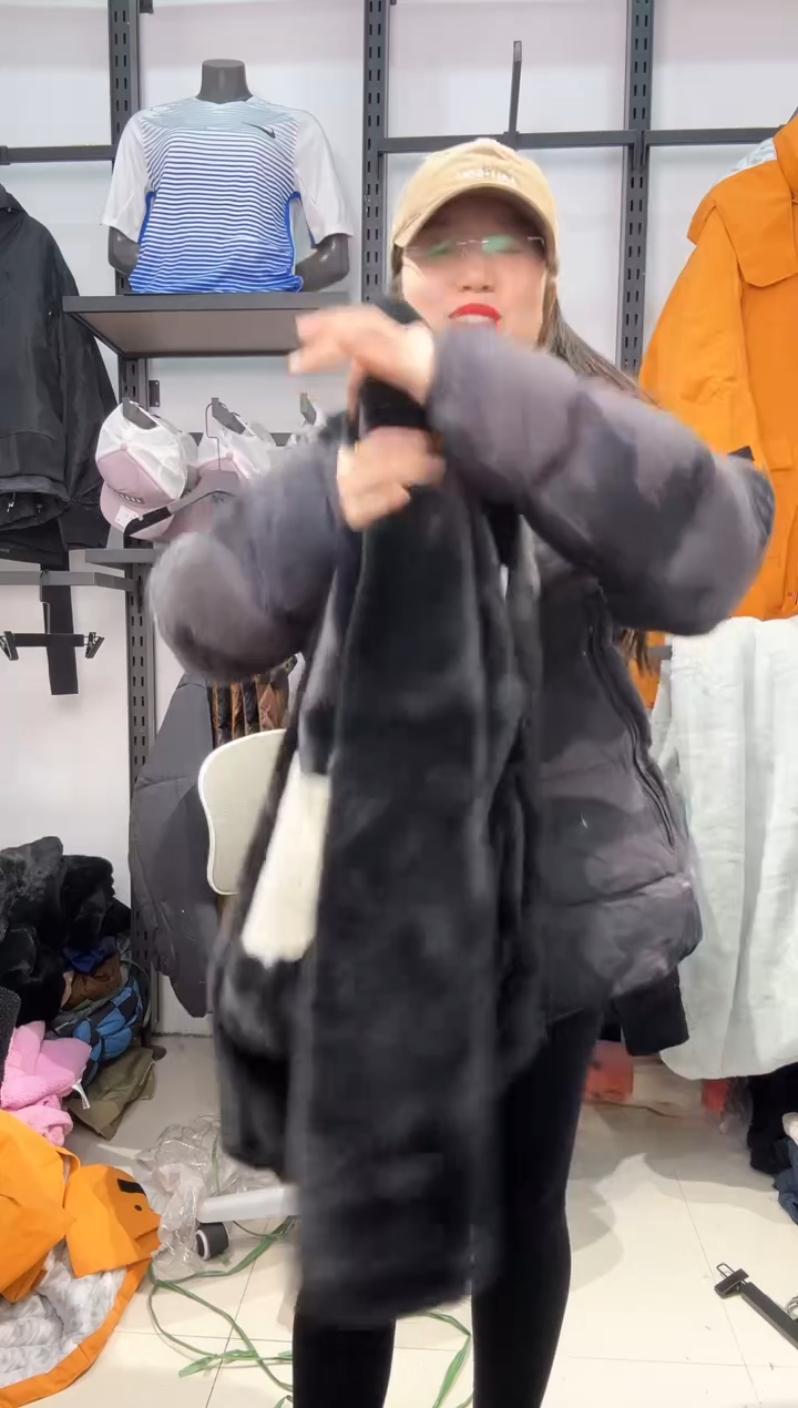 2490编码  瑕疵直播间过款为准 尺码M