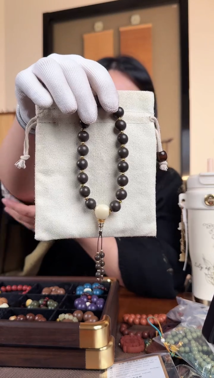 泥塑龙涎香12mm微瑕手持