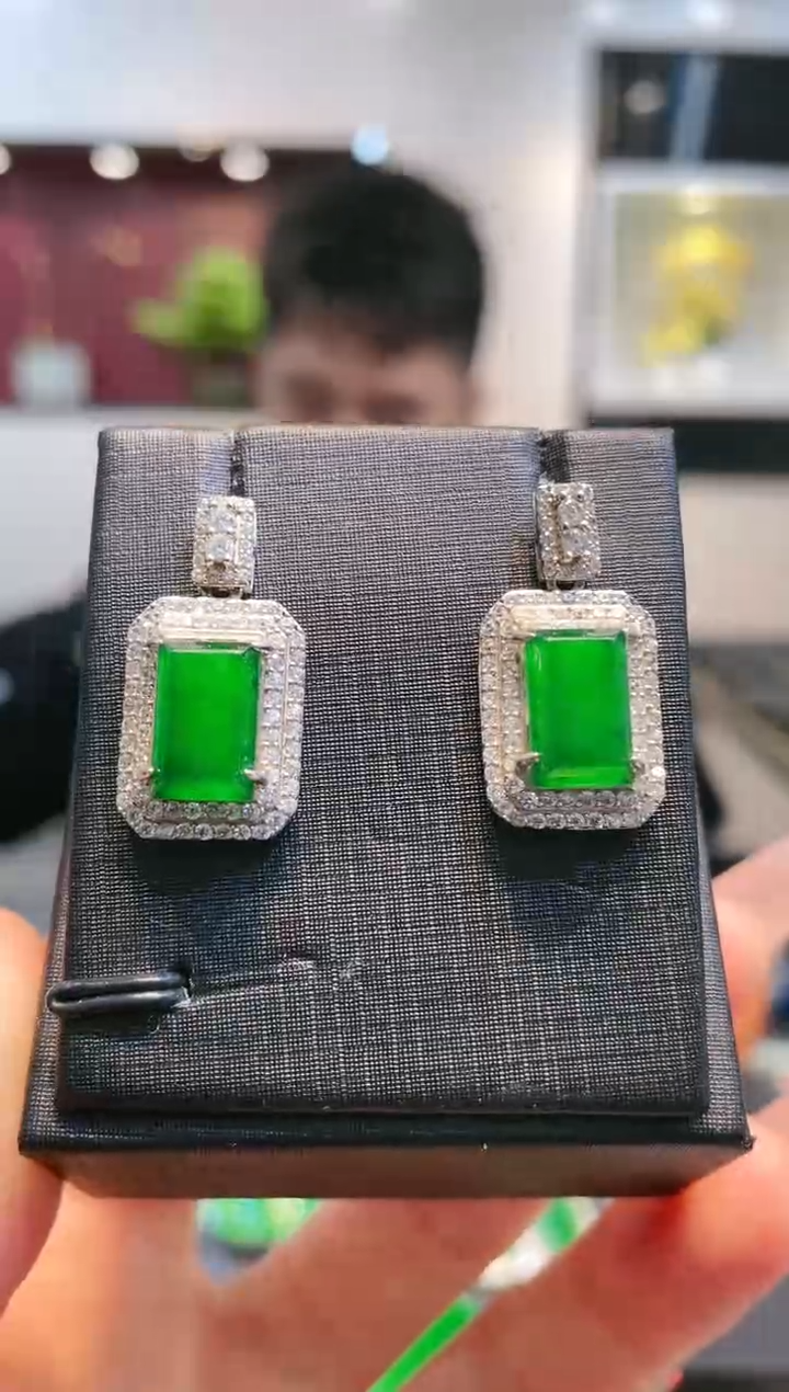 【闪购商品】翡翠颈饰银S925镶嵌A7天然A货翡翠耳饰