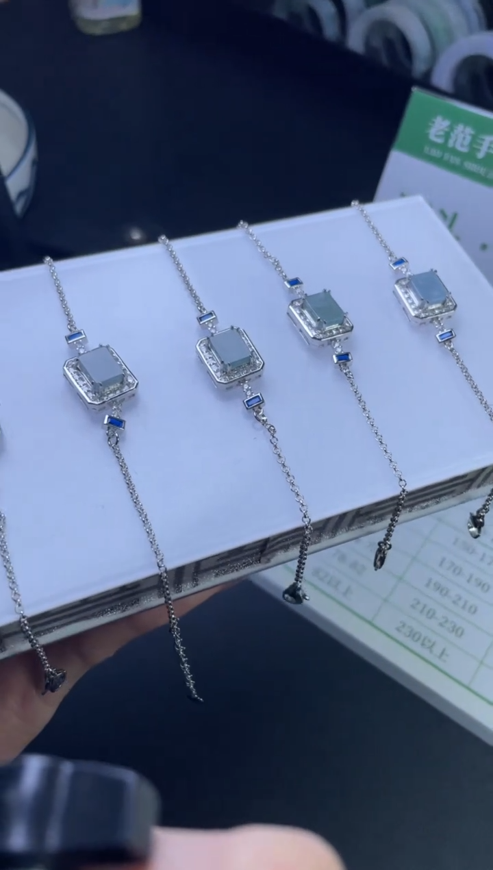 【闪购商品】翡翠手链合金W008-62068多样性发一