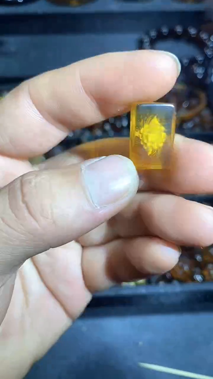 琥珀颈饰未镶嵌天然缅甸琥珀牌子