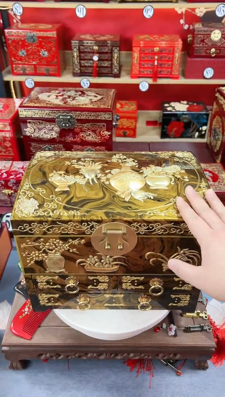 【闪购商品】30厘米四层三抽传统漂漆沥粉堆鼓铜扣平安