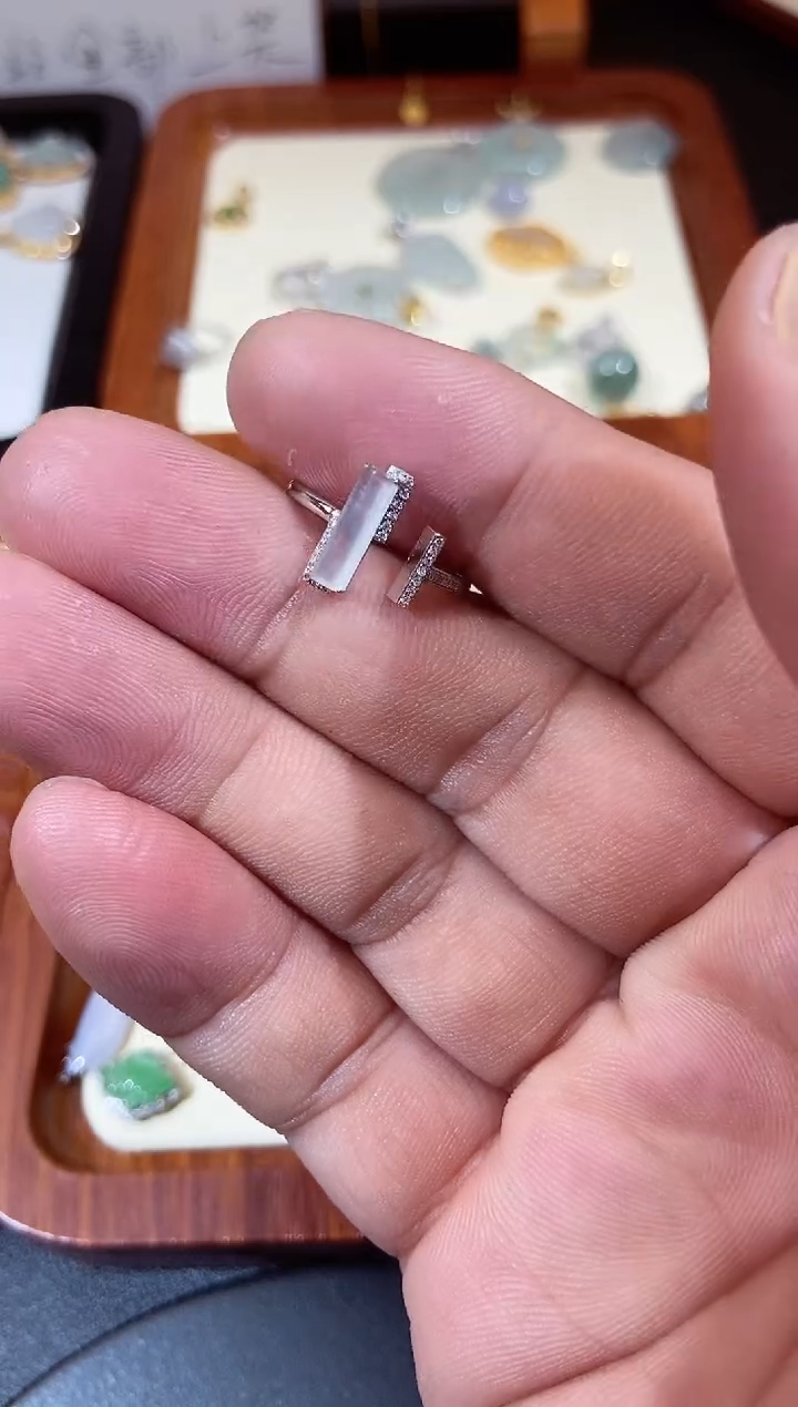 翡翠18K金镶嵌吊坠(不含链)翡翠