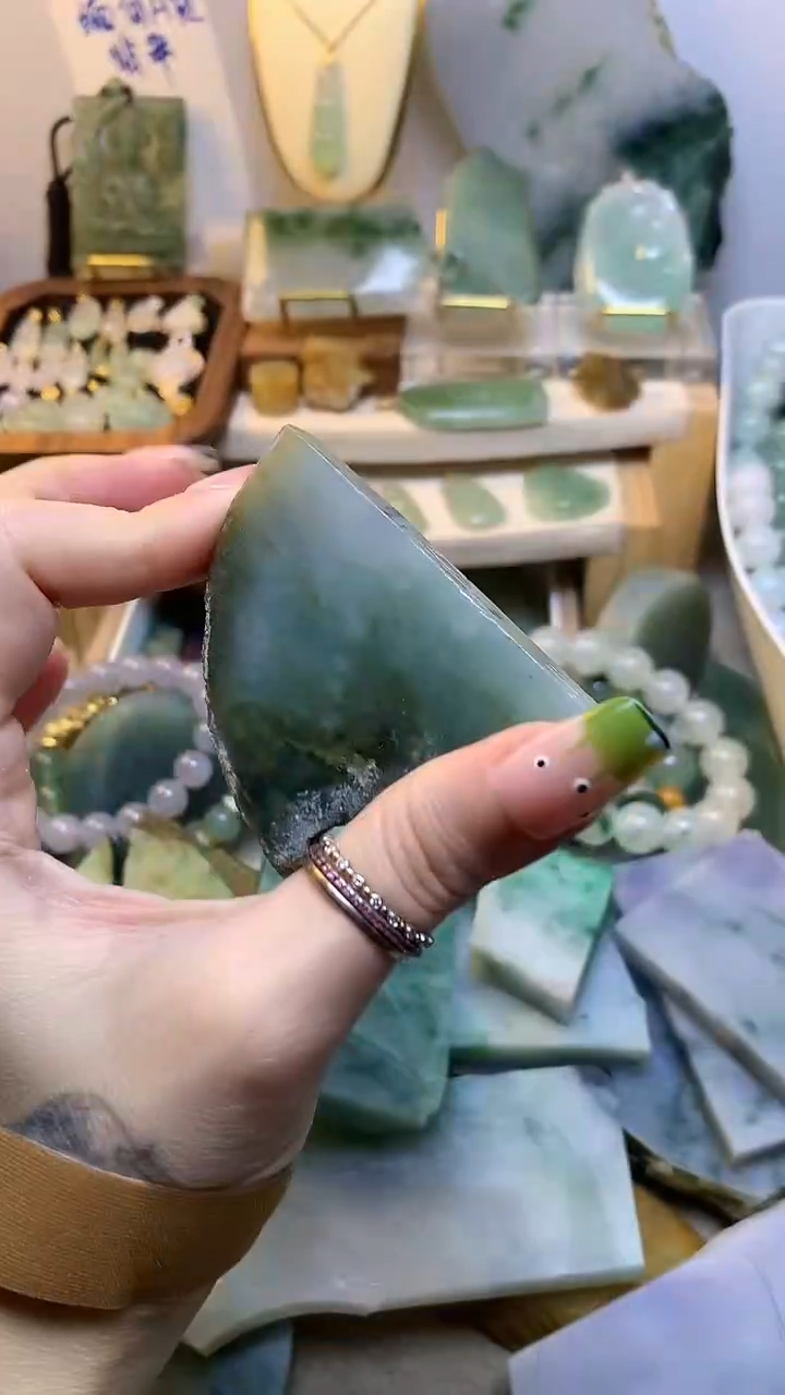 未镶嵌挂件翡翠缅甸A货翡翠,没有运费险,有纹有裂