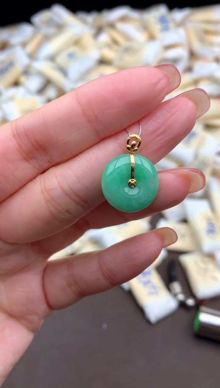 【闪购商品】翡翠挂件18K金镶嵌一