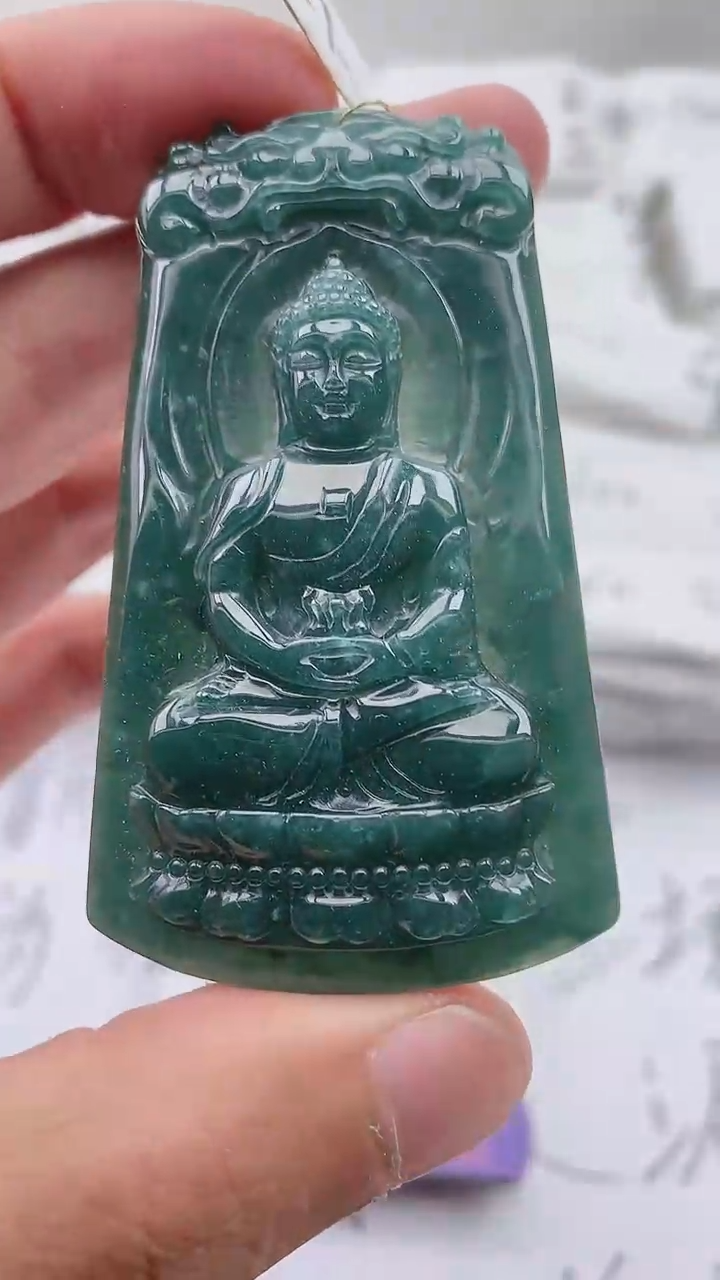 【闪购商品】翡翠颈饰未镶嵌大日如来【品质一般介意慎拍】