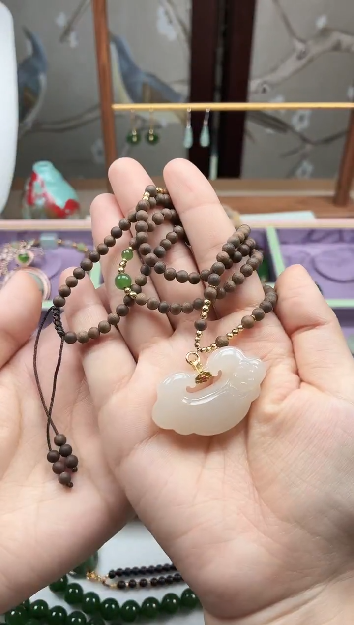 套链未镶嵌和田玉藕粉如意锁套链