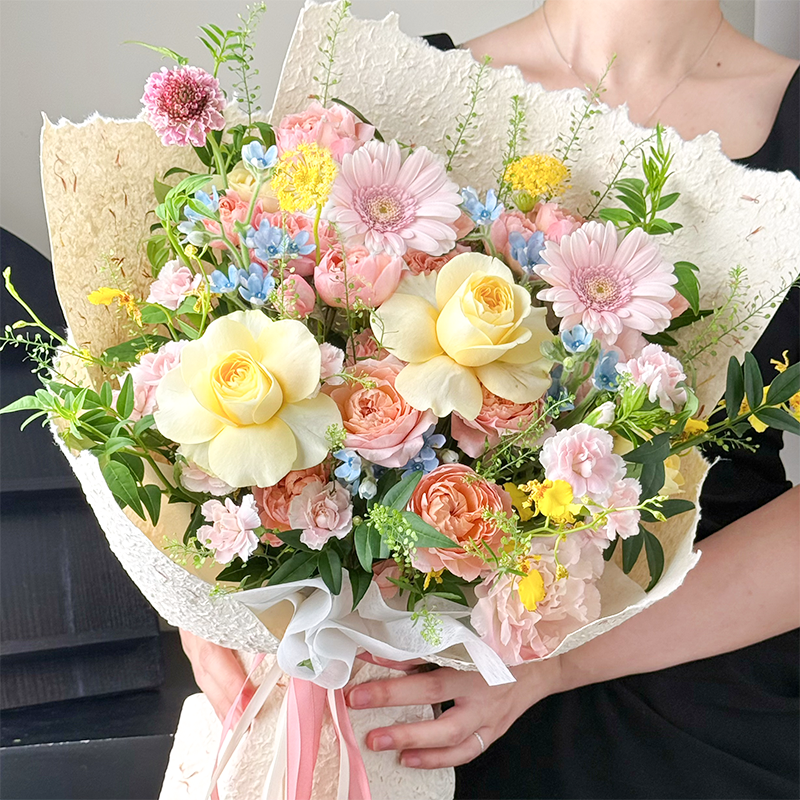 【一整天的快乐】2枝奶油杯多头玫瑰非洲菊混搭多巴胺花束生日纪念礼物送女友闺蜜同学鲜花小时达同城配送到家