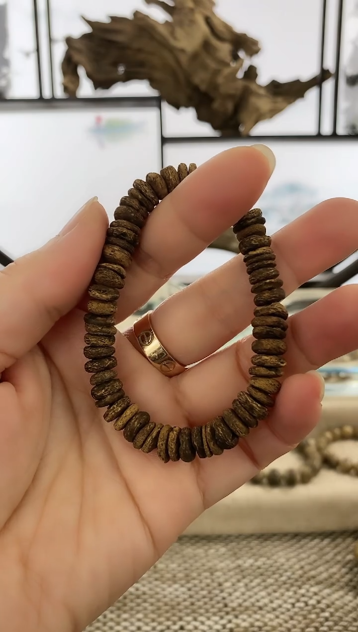 【闪购商品】沉香手串正区富森红土炭化老料9MM片片珠单圈