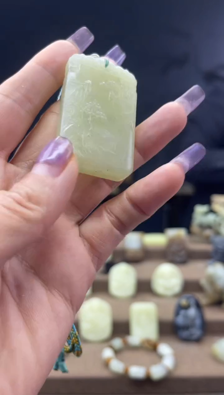 颈饰未镶嵌和田玉1