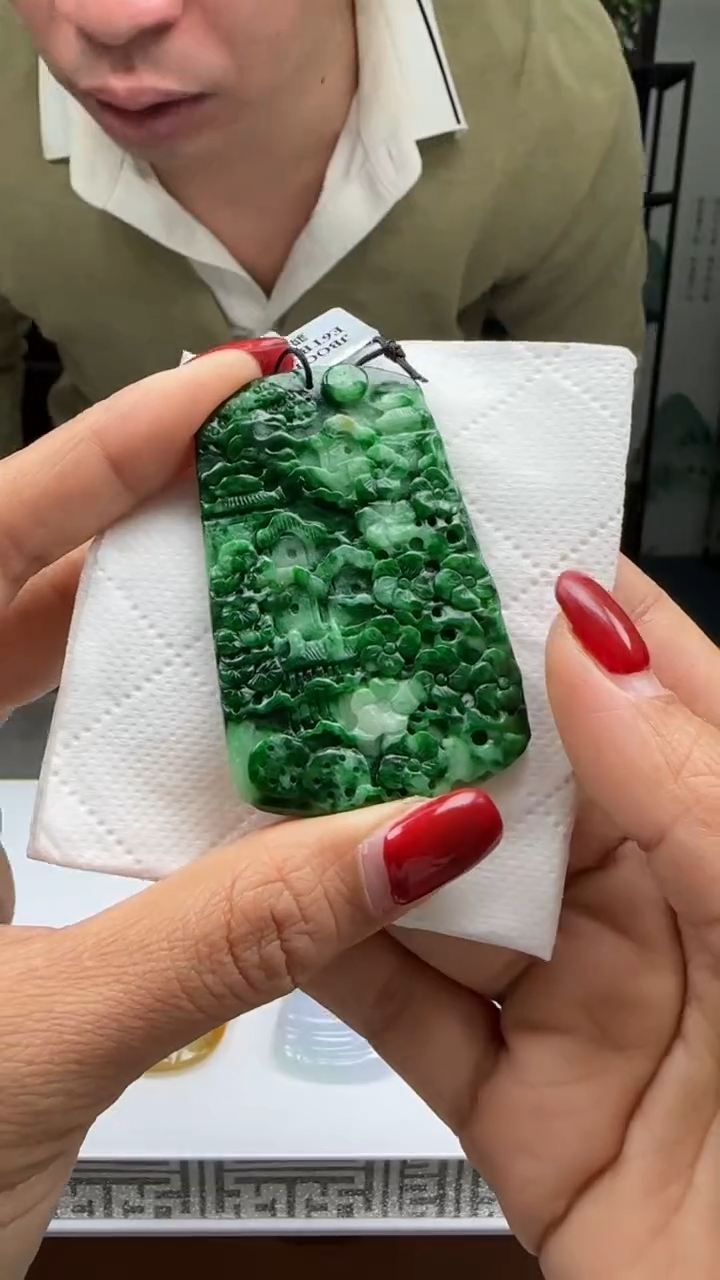 【闪购商品】翡翠颈饰未镶嵌天然翡翠A货吊坠