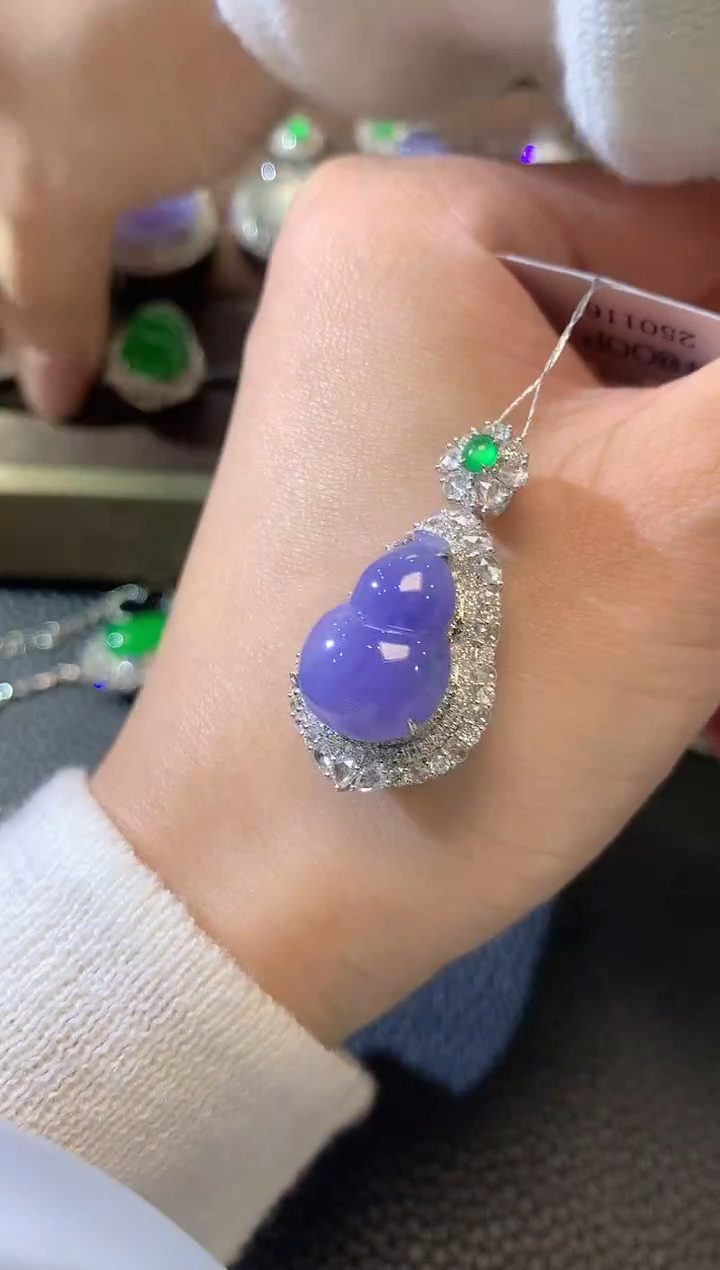 【闪购商品】翡翠吊坠(不含链)18K金镶嵌D889