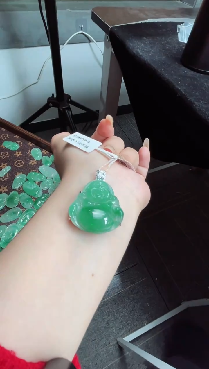 吊坠(赠链)银S925镶嵌石英质玉（非洲翠）30.566佛公