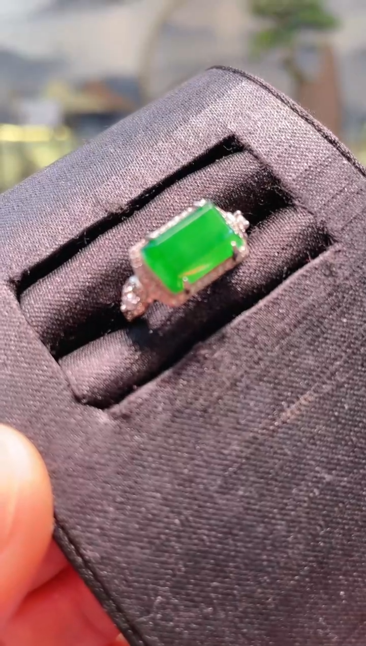 【闪购商品】翡翠戒指银S925镶嵌A5天然A货翡翠