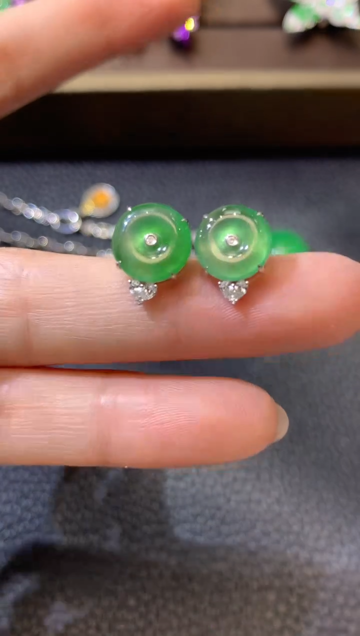 【闪购商品】翡翠耳饰18K金镶嵌D7翡翠