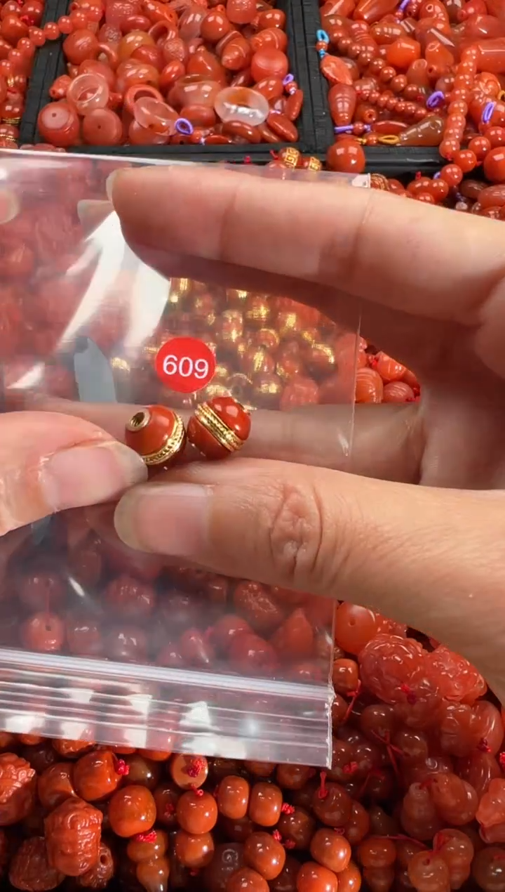 【闪购商品】南红玛瑙颈饰未镶嵌1