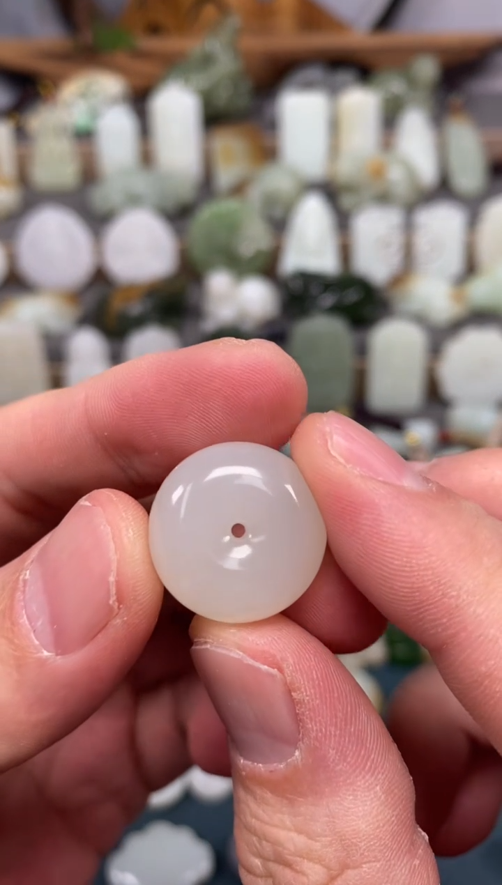 【闪购商品】和田玉颈饰未镶嵌平安扣