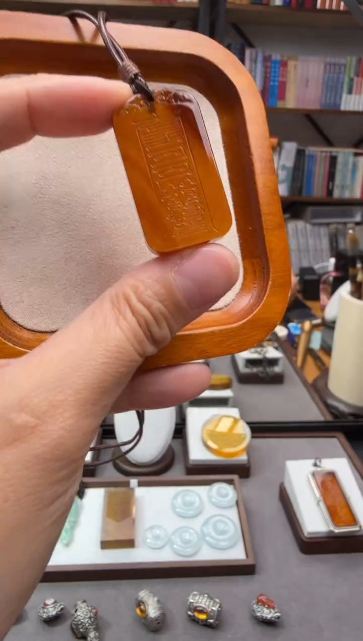 未镶嵌颈饰琥珀解一切厄符吊坠