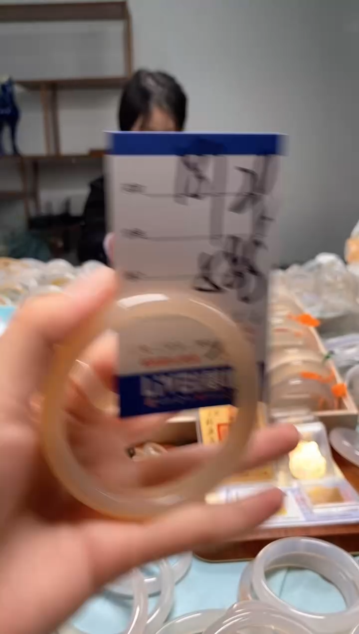 【闪购商品】玛瑙/玉髓手镯未镶嵌181