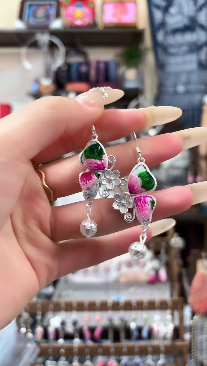 织绣民族风非遗老绣苗银饰品513