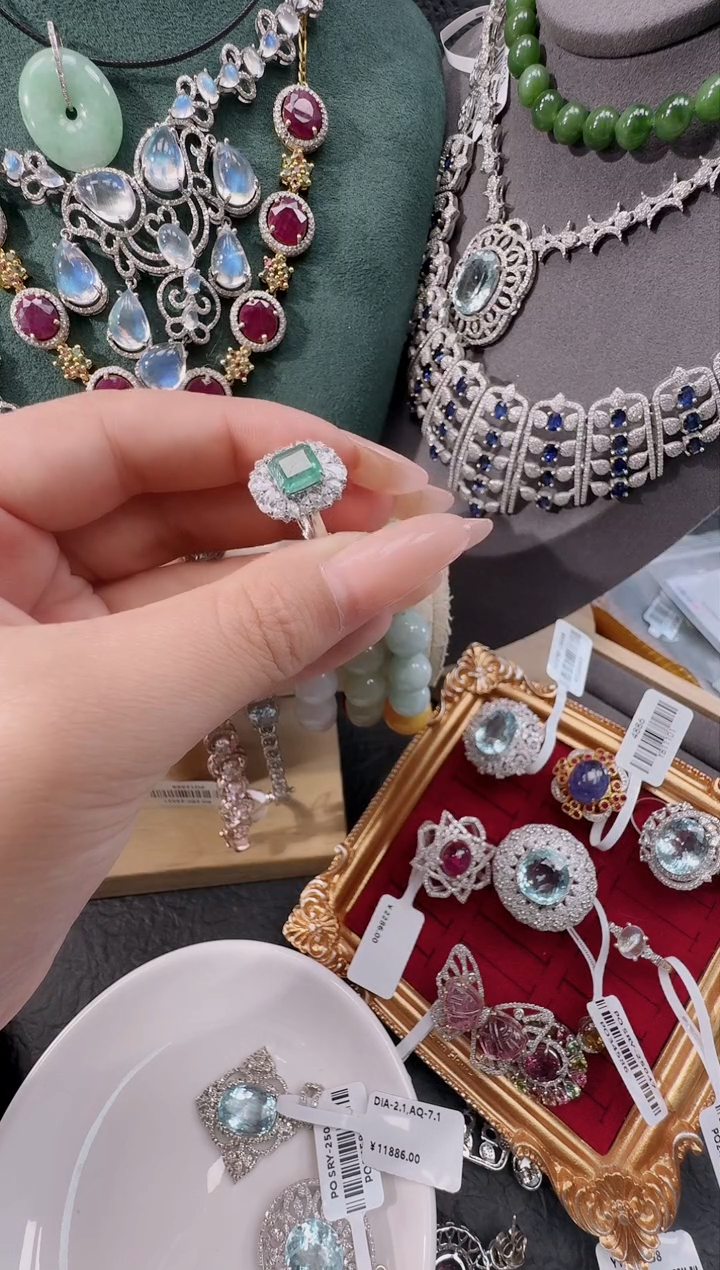 银S925镶嵌戒指祖母绿戒指