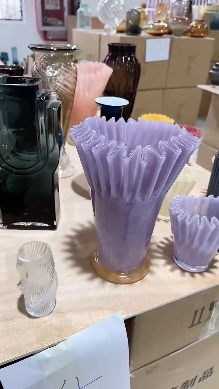 【闪购商品】玻璃紫色折纸花瓶