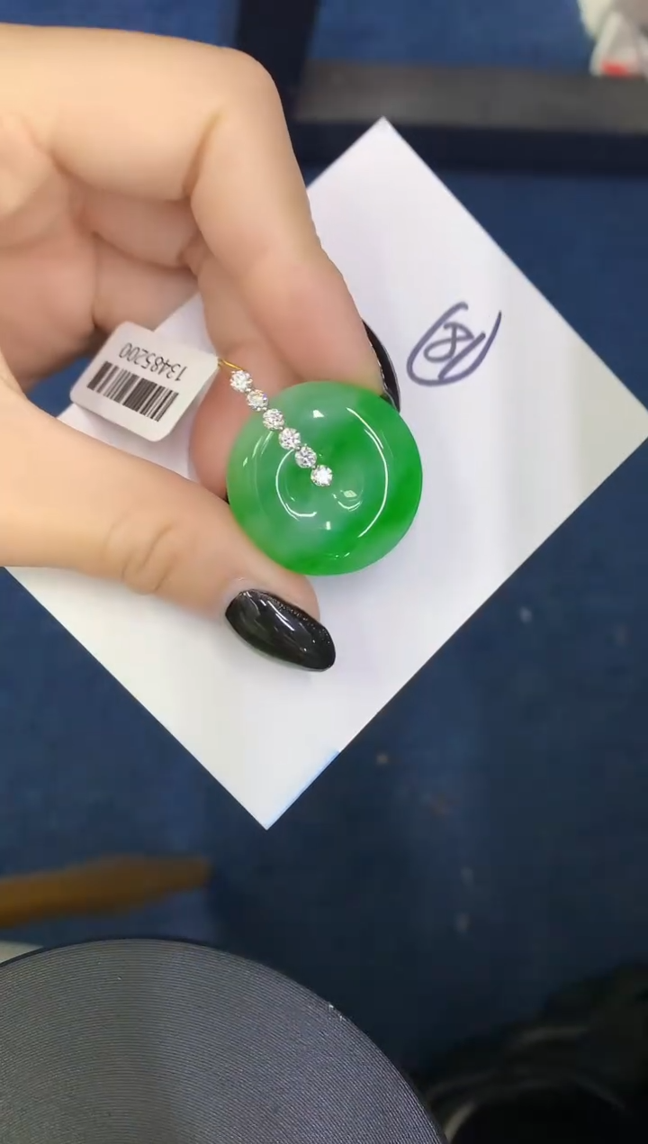 【闪购商品】翡翠颈饰18K金镶嵌00000000000