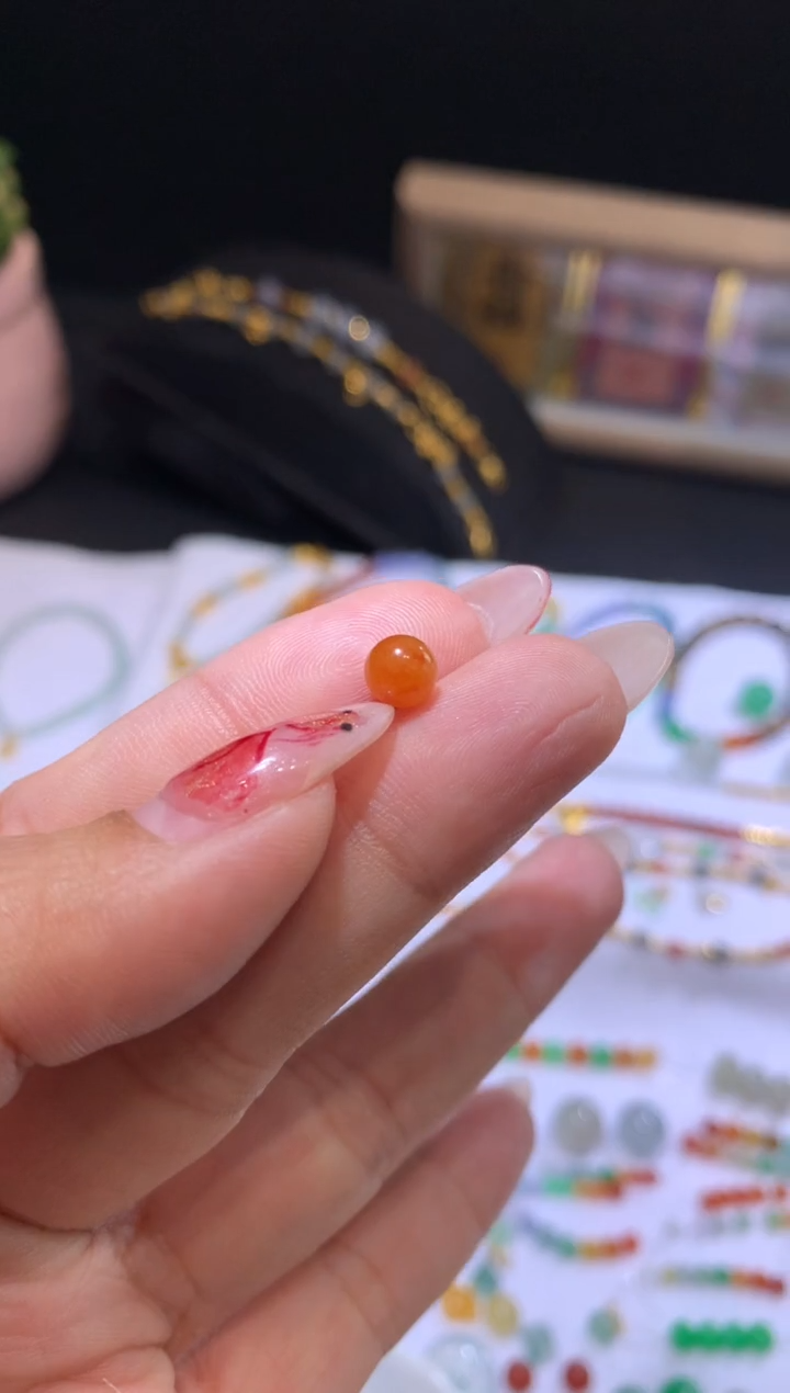 【闪购商品】定制翡翠未镶嵌5.8*珠子580+58