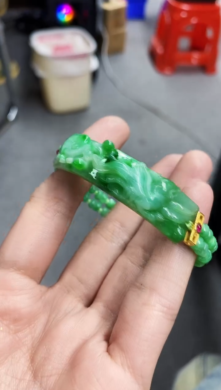 颈饰未镶嵌翡翠浅****D手牌