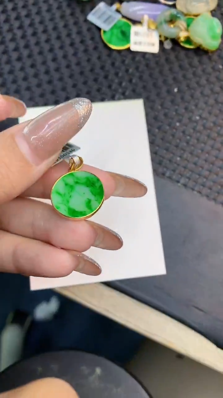 颈饰未镶嵌翡翠1