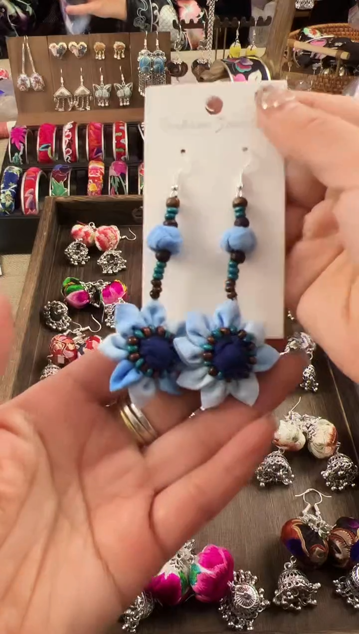 【闪购商品】织绣民族风老绣饰品390